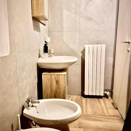 With Private Bathrooms Diedo 2