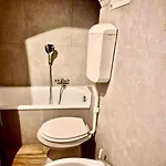 With Private Bathrooms Diedo 2 לינה וארוחת בוקר *